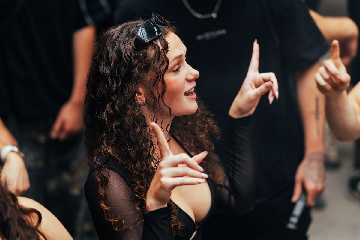 Loading... just a sec